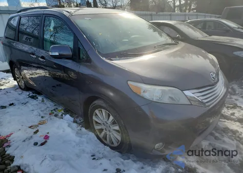 2013 Toyota Sienna Xle z USA, uszkodzony, nr VIN 5TDDK3DC9DS051002